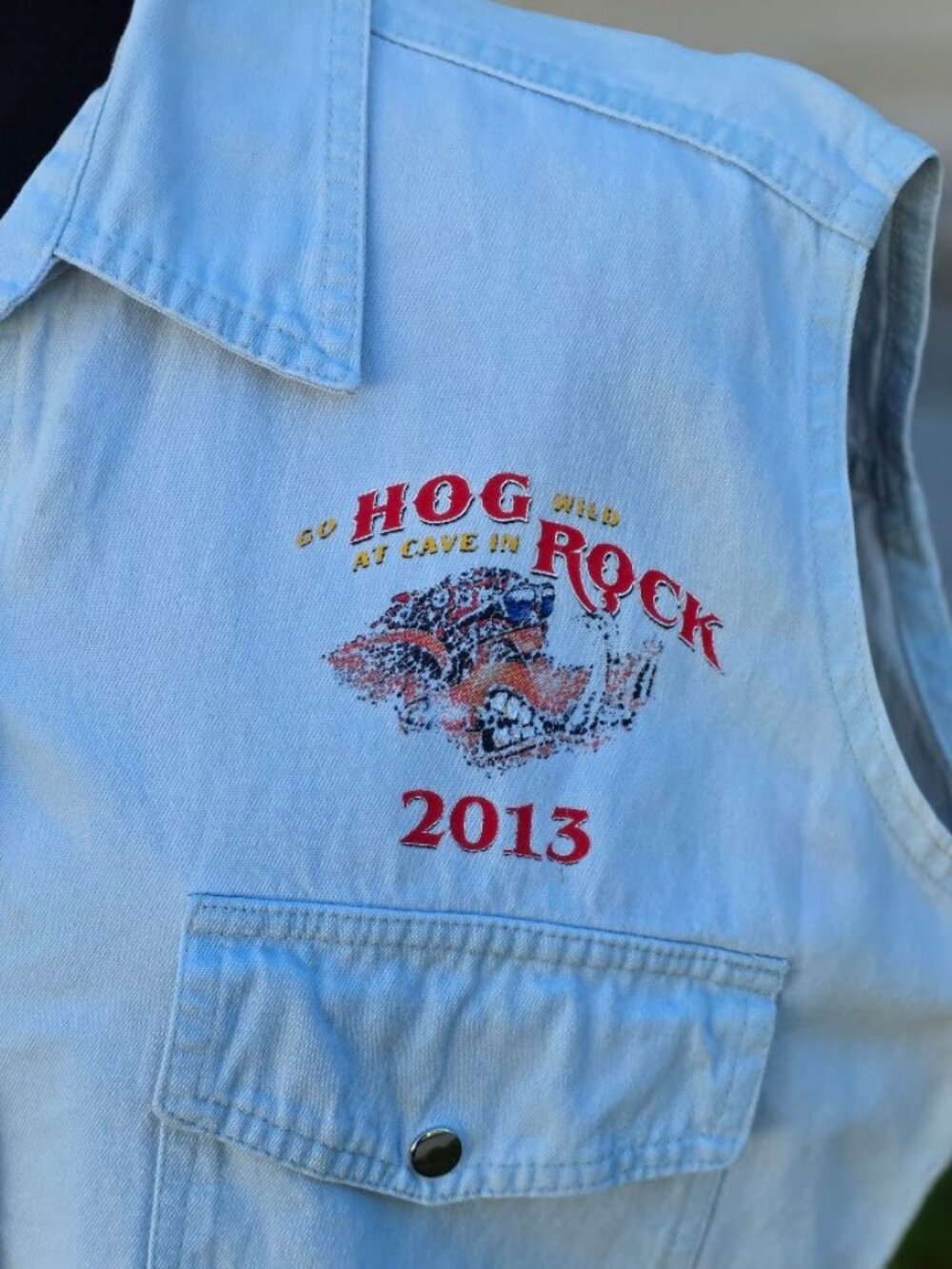 Hog Rock 2013 Motorcycle Rally Sleeveless Denim Shirt XL Biker Graphic - Picture 2 of 11